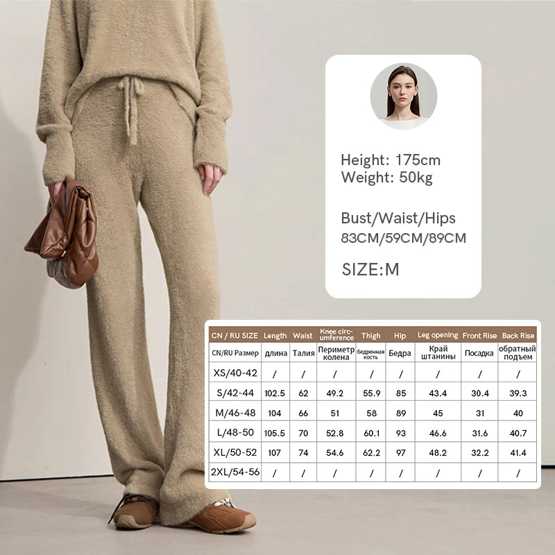 Beiger Langarmpullover mit Kordelzug an der Taille, dazu weite Hose