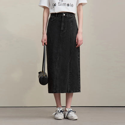 Schwarzer Jeansrock Midi, gerader Schnitt, Knopfverschluss und Seitenschlitz