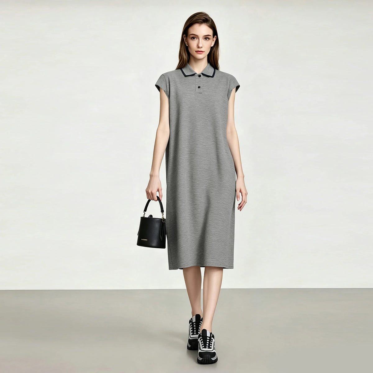 Midi-Strickkleid hellgrau mit Polokragen, Knopfleiste und kurzen Kap-Ärmeln