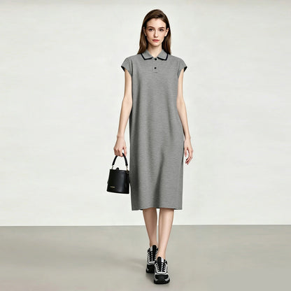 Midi-Strickkleid hellgrau mit Polokragen, Knopfleiste und kurzen Kap-Ärmeln
