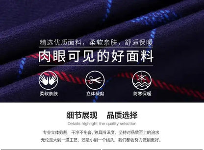 Leichtes Herren-Poloshirt aus Eisseide mit kurzen Ärmeln und klassischem Kragen in einfarbigem Design.