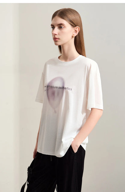 Damen T-Shirt im minimalistischen Stil mit gedrucktem Design und lässigen Ärmeln