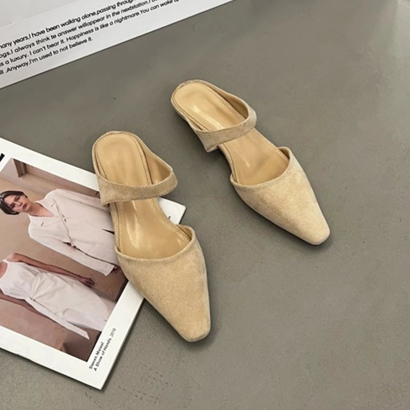 AIYUQI Frauen Maultiere 2025, Frühjahr Neue Closed Toe Frauen Maultiere Spitz Halbe hausschuhe Für Frauen Niedrigen absätzen Mode weibliche Hausschuhe