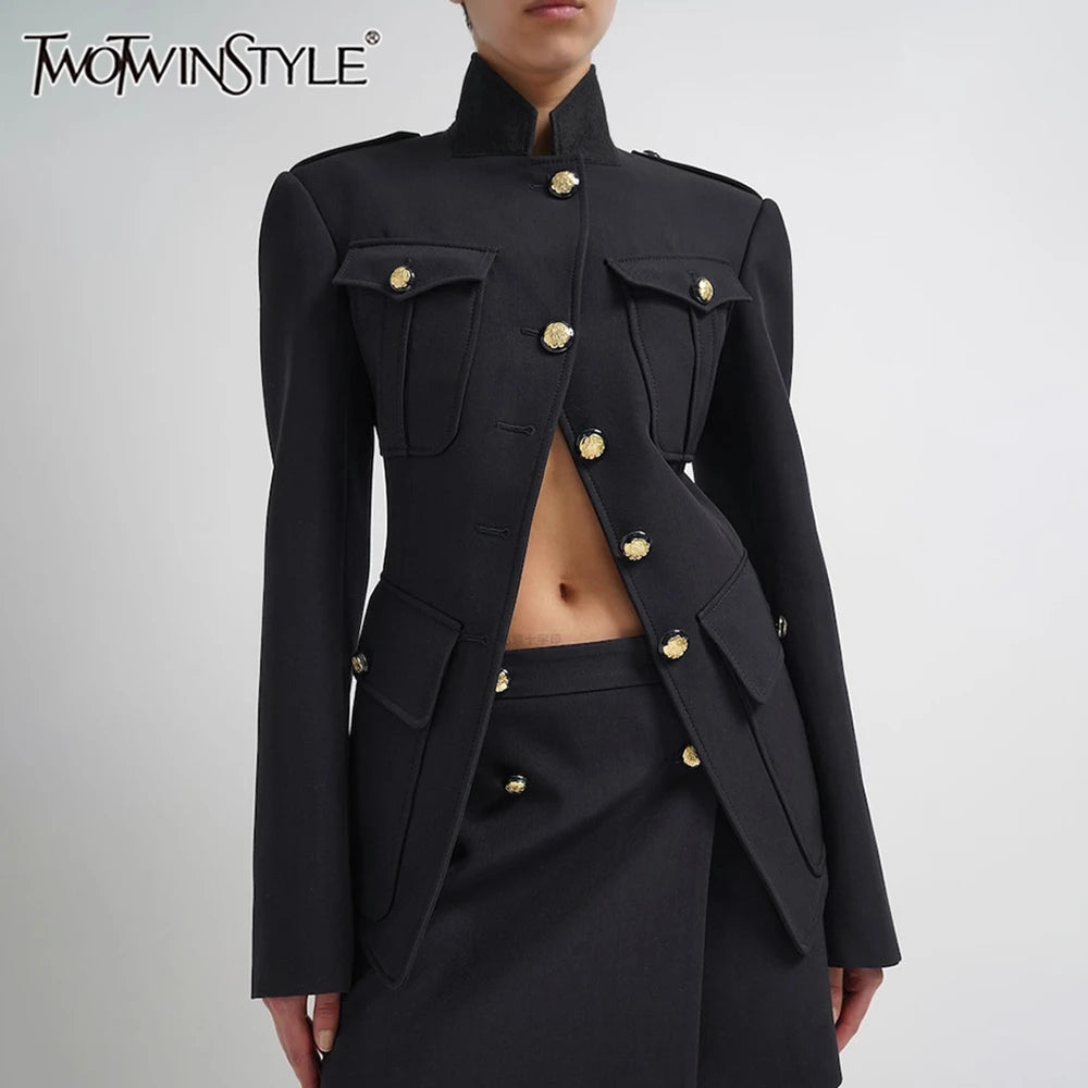 Elegantes Damen-Kleid mit Karomuster, Reverskragen und langen Ärmeln – figurbetont und mit Patchwork-Design.