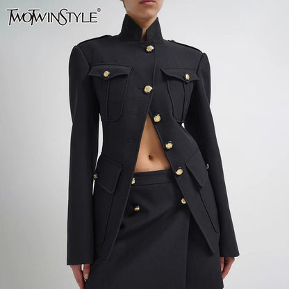 Elegantes Damen-Kleid mit Karomuster und Patchwork-Design, langärmelig und mit Reverskragen – figurbetont und knielang.