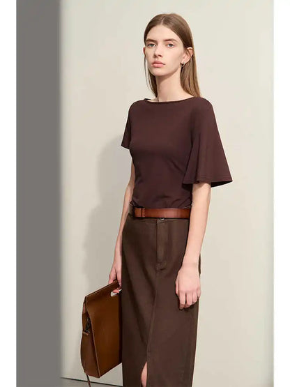 Damen T-Shirt im Minimalismus-Stil mit asymmetrischem Slash Neck und Raffen