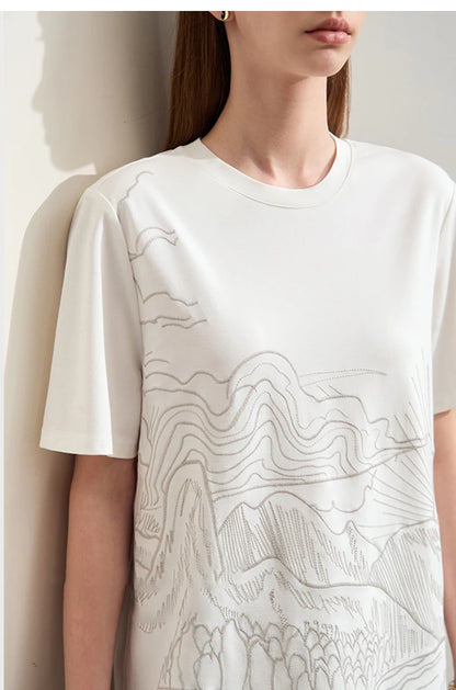 Damen T-Shirt mit minimalistischer Stickerei im lässigen Stil für den Sommer