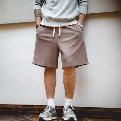 Herren Freizeitshorts aus atmungsaktivem Material mit gesticktem Blitzdesign