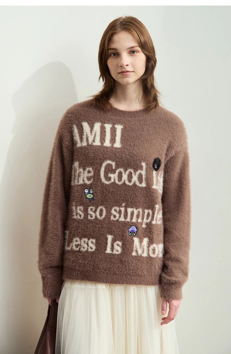 Camelfarbener Damenpullover mit Schriftzug „The Good Life“ und bunten Motiv-Patches