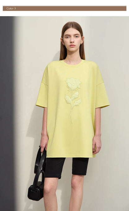 Damen T-Shirts im minimalistischen Stil mit Stickerei und O-Ausschnitt