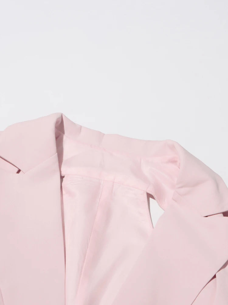 Ärmelloses Damen-Spitzenkleid mit Rundhalsausschnitt und Patchwork-Design – figurbetont und mit Hohldetails.