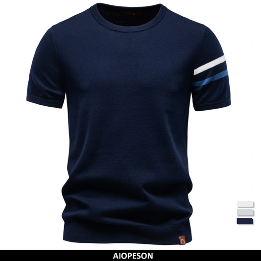 Herren T-Shirt dunkelblau mit rundem Halsausschnitt und weiß-blauen Streifen am Ärmel