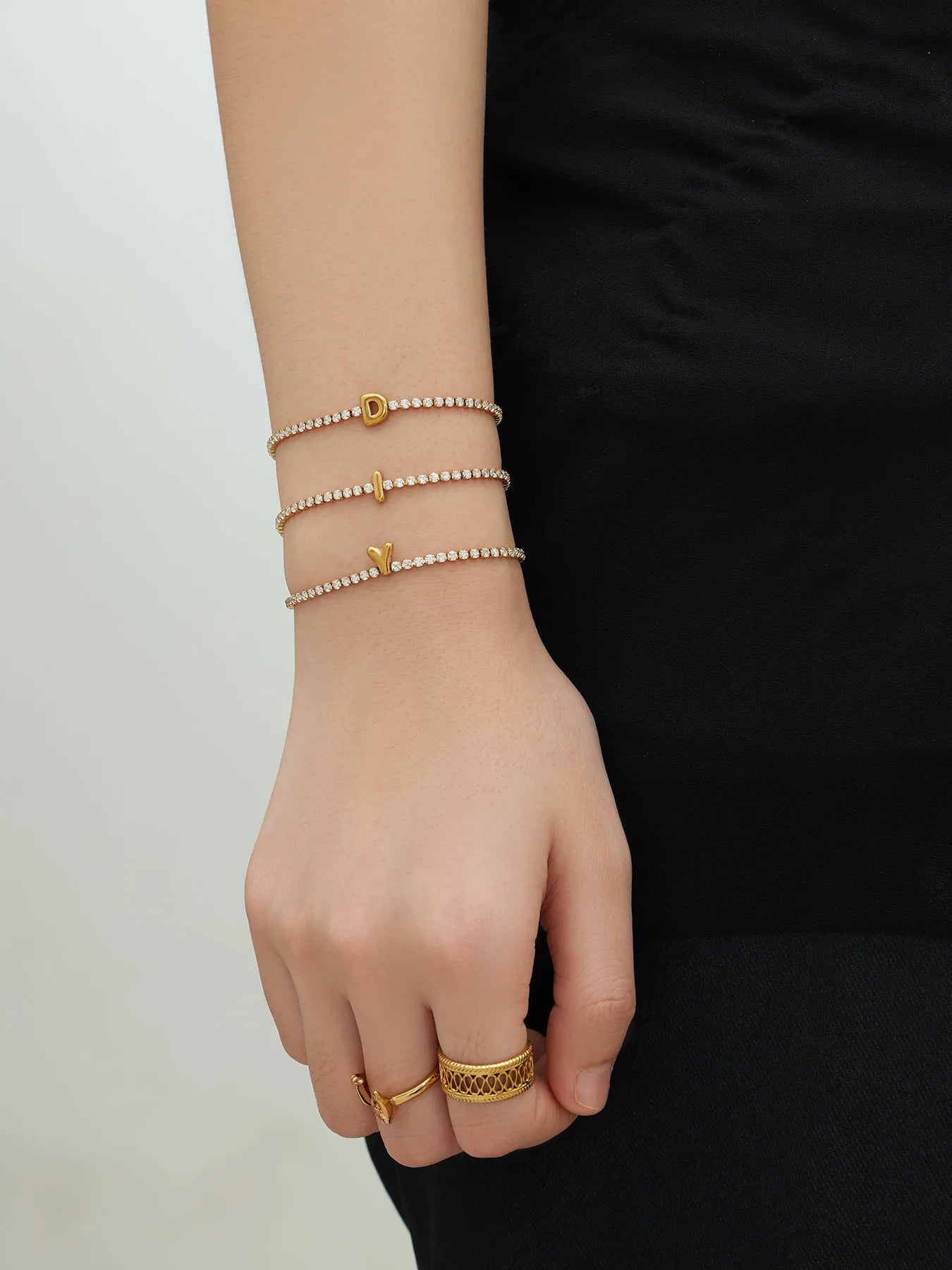 Damen-Armband mit Initialen-Buchstabe