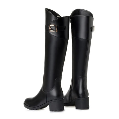 Paar schwarze hohe Stiefel mit Schnalle vorn, Blockabsatz, glattes Obermaterial