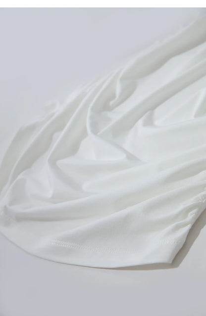 Damen T-Shirt im minimalistischen Sommerstil mit Rundhalsausschnitt und figurformendem Schnitt