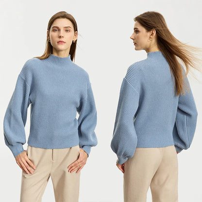 Damen-Wollpullover mit Stehkragen und Laternenärmeln, hellblau, Front- und Seitenansicht