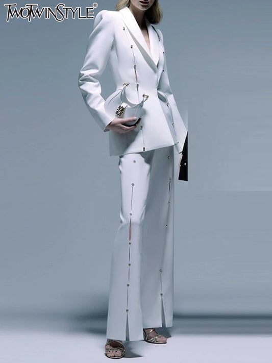 Elegantes Damen-Kleid mit Karomuster, Reverskragen und langen Ärmeln – figurbetont und mit Patchwork-Design.