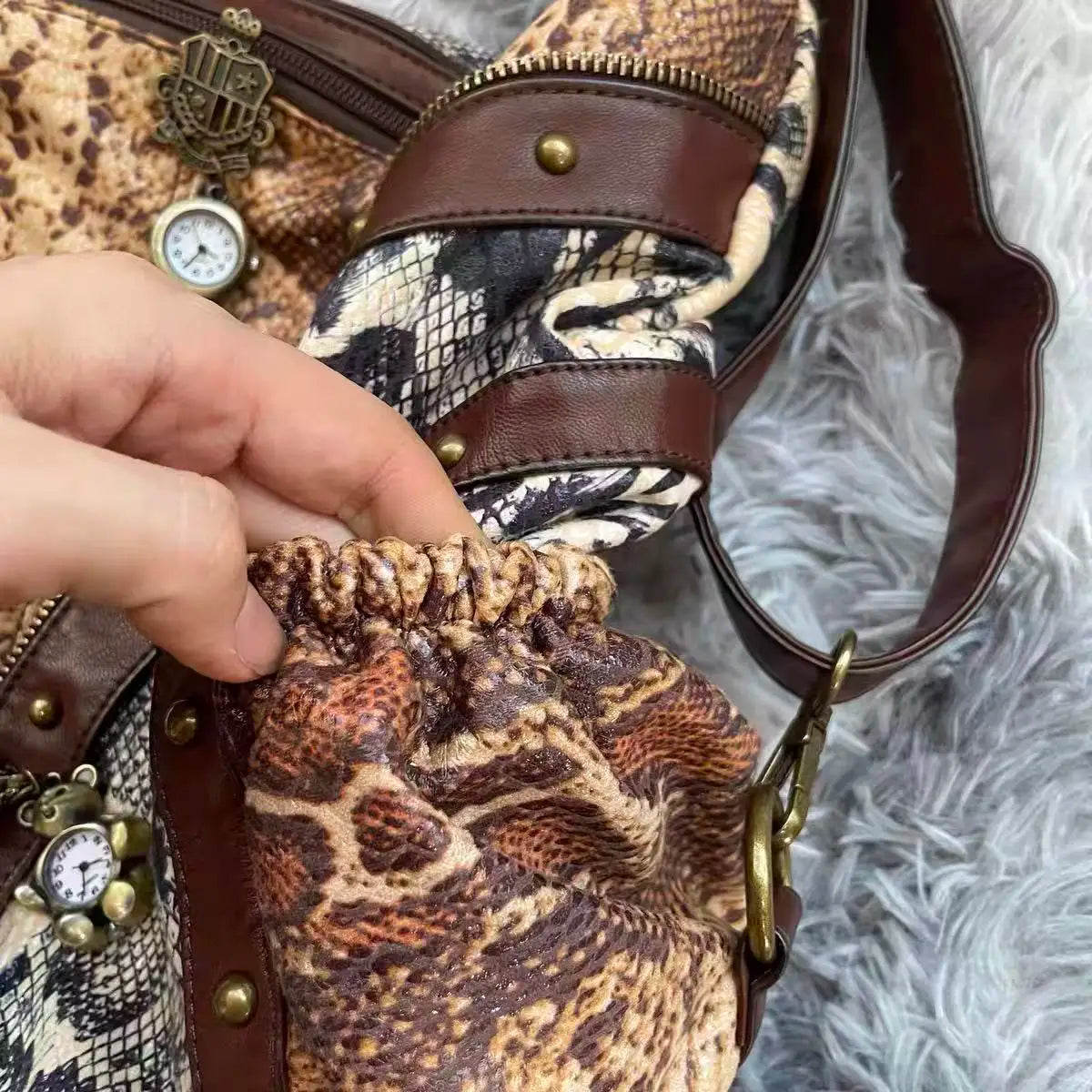 Damen-Schultertasche aus PU Vintage-Look mit Mehrfachfächern und Großem Hauptfach für Alltagsbedarf