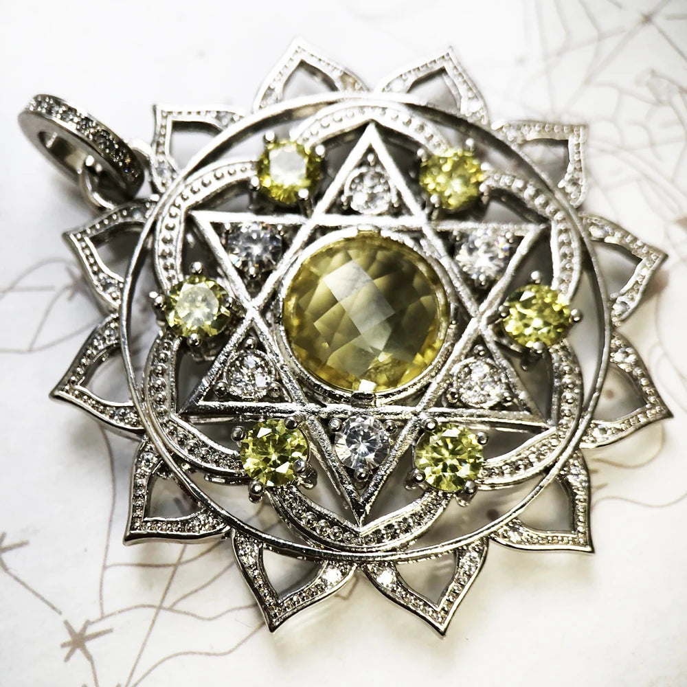 Damen-Anhänger Hand Fatima Chakra Lotus Bohemia aus Sterlingsilber
