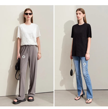 Damen T-Shirt mit minimalistischer Stickerei im lässigen Stil für den Sommer