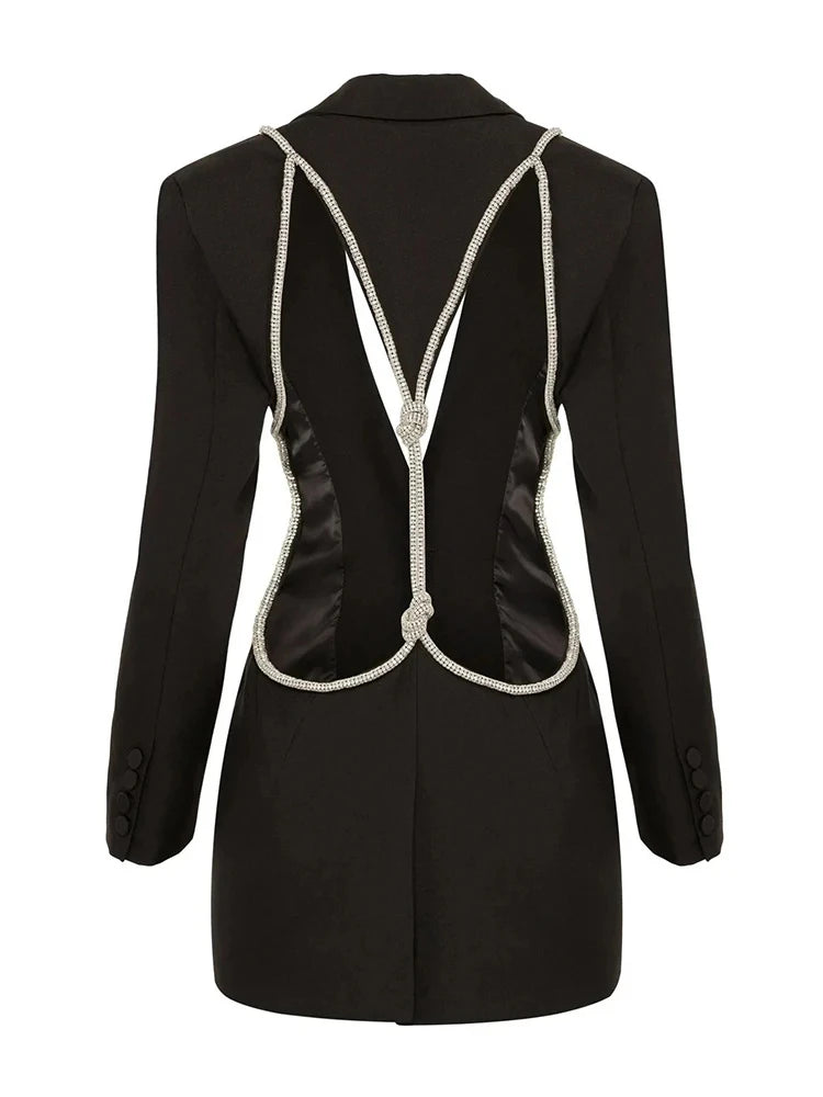 Elegantes ärmelloses Minikleid mit Rundhalsausschnitt und Patchwork-Schal für Damen – figurbetontes Design.