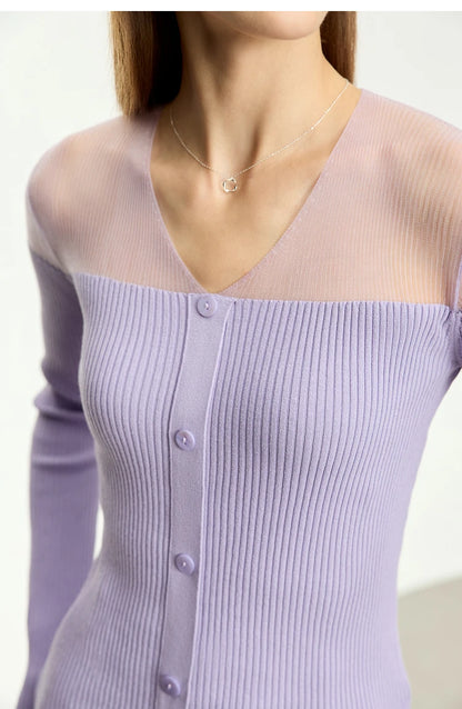 Damen-Pullover mit V-Ausschnitt, Knopfleiste vorn und langen Ärmeln, lila mit Rippenstruktur