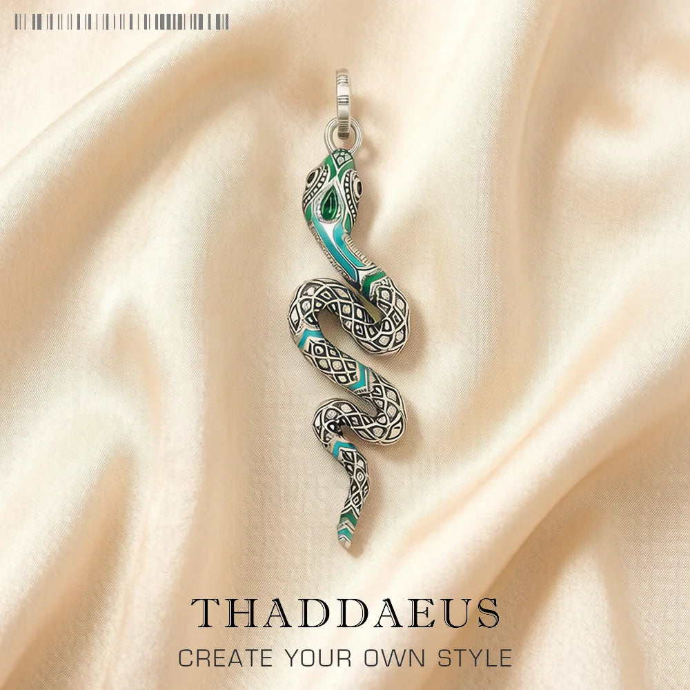 Schlangenantender aus Sterlingsilber mit türkisfarbenen Emaille-Details, an Öse