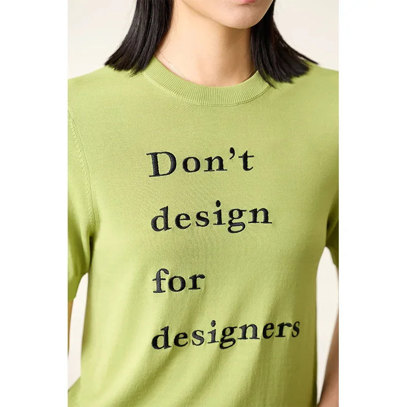 Damen Top im Minimalismus-Stil mit O-Ausschnitt und kontrastierenden Farben