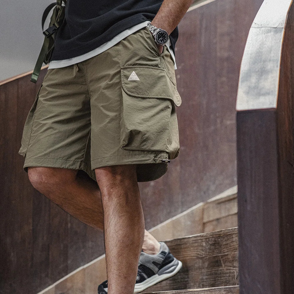 Herren Shorts mit Kordelzug Design und mehreren Taschen für den Sommer