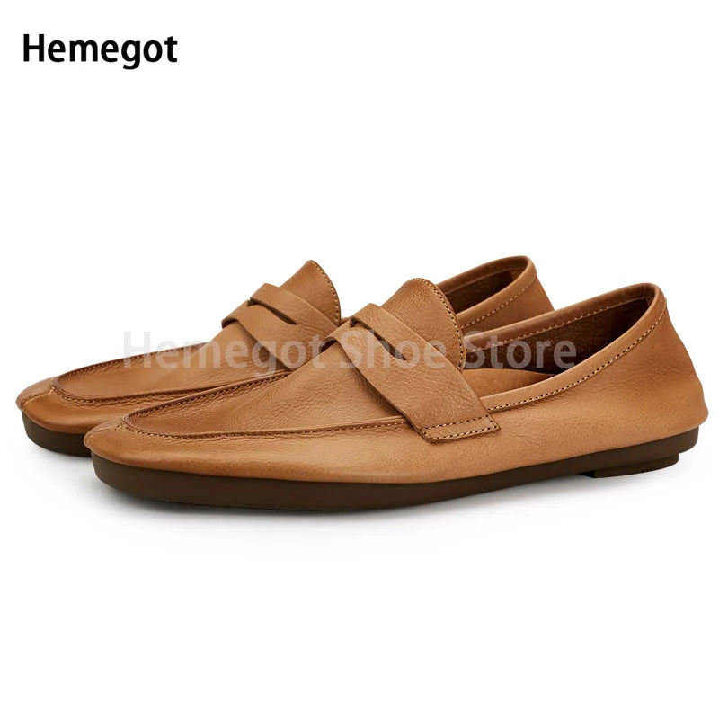 Hellbraune Herren-Slipper aus Leder mit Schlupfriemen und flacher Sohle