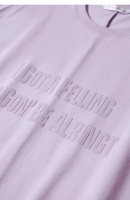 Damen T-Shirt aus Baumwolle mit lässigem O-Ausschnitt und breiten Schultern