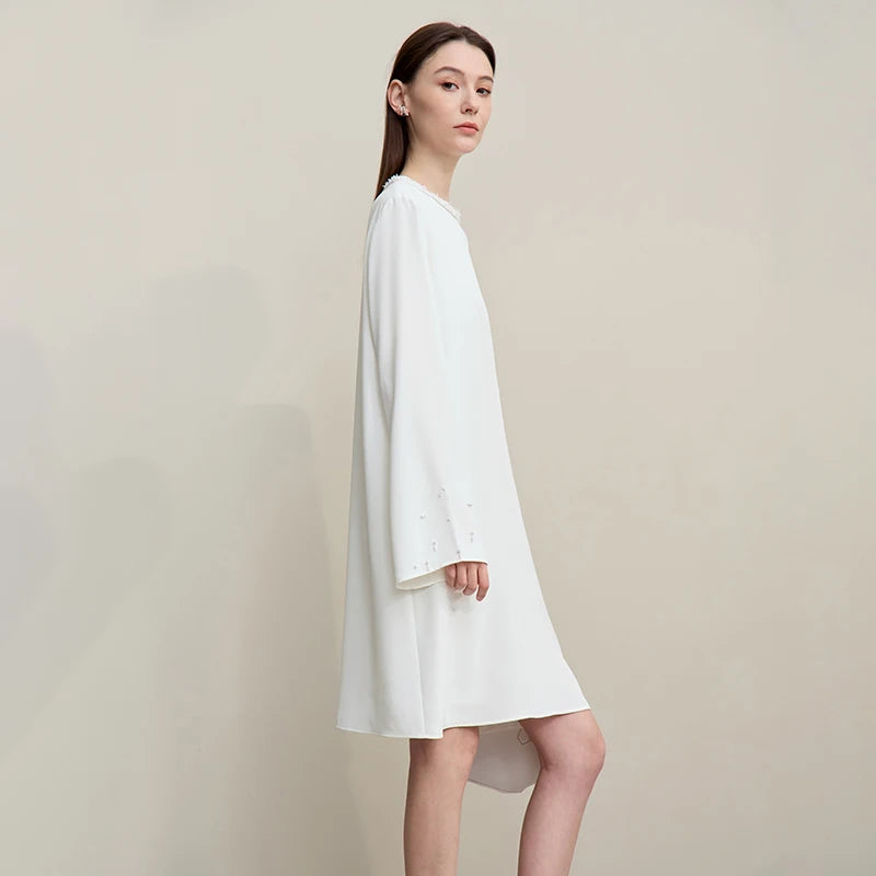Elegantes Damen Midikleid Mit Glockenärmeln Und Perlenbesatz