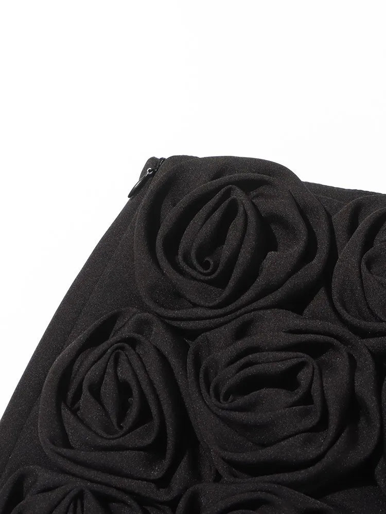 Ärmelloses Damenkleid mit quadratischem Ausschnitt und Applikationen – elegantes, rückenfreies Design mit hoher Taille