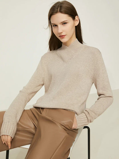 Beiger Damen-Pullover mit Stehkragen, feinem Melange-Strick und langen Ärmeln