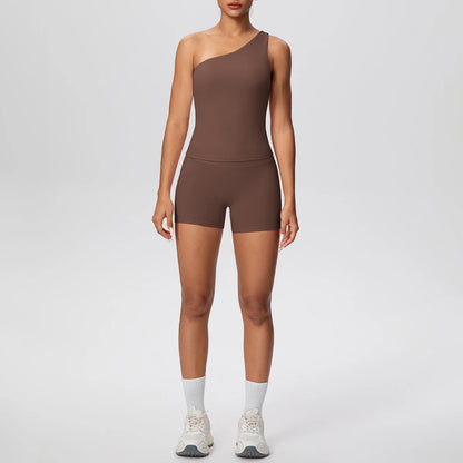 Yoga-Set mit einseitigem BH und Shorts, braun, eng anliegend