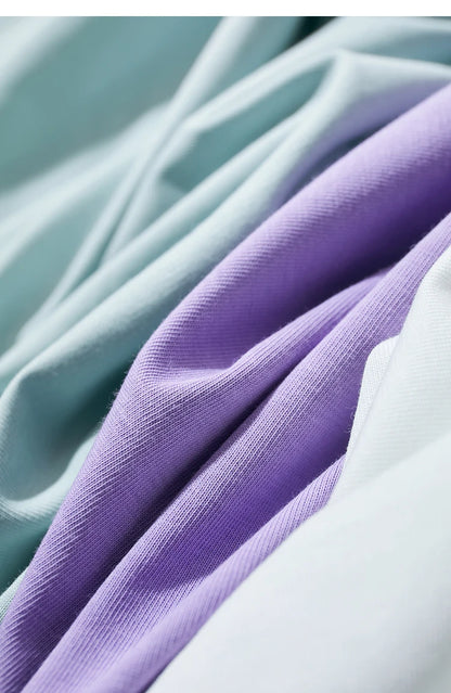 Damen T-Shirt im Minimalismus-Stil mit Taschen und elastischem O-Neck