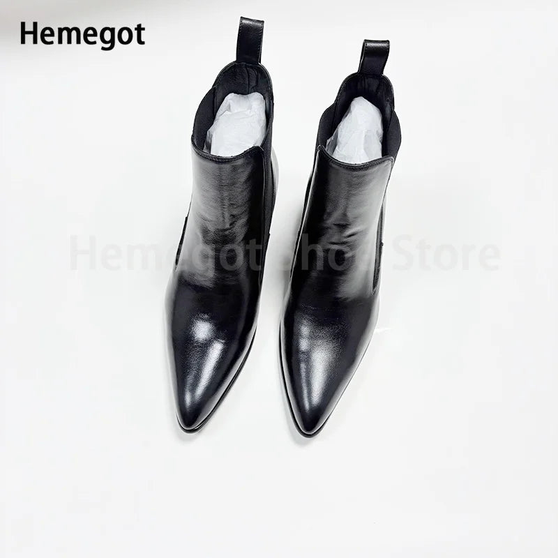 Schwarze spitze Chelsea-Boots mit Schlaufe zum Anziehen und Blockabsatz