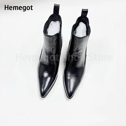 Schwarze spitze Chelsea-Boots mit Schlaufe zum Anziehen und Blockabsatz