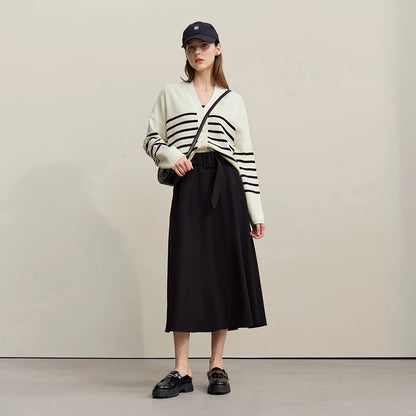 Damen-Strickjacke Baumwolle V-Ausschnitt Kontraststreifen kurz Raglan Frühling