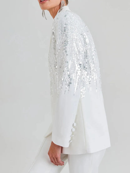 Elegantes Damen-Zweiteiler-Set mit langärmligem Kragenoberteil und hoch taillierter Hose mit Diamantdetails und Schlitz.