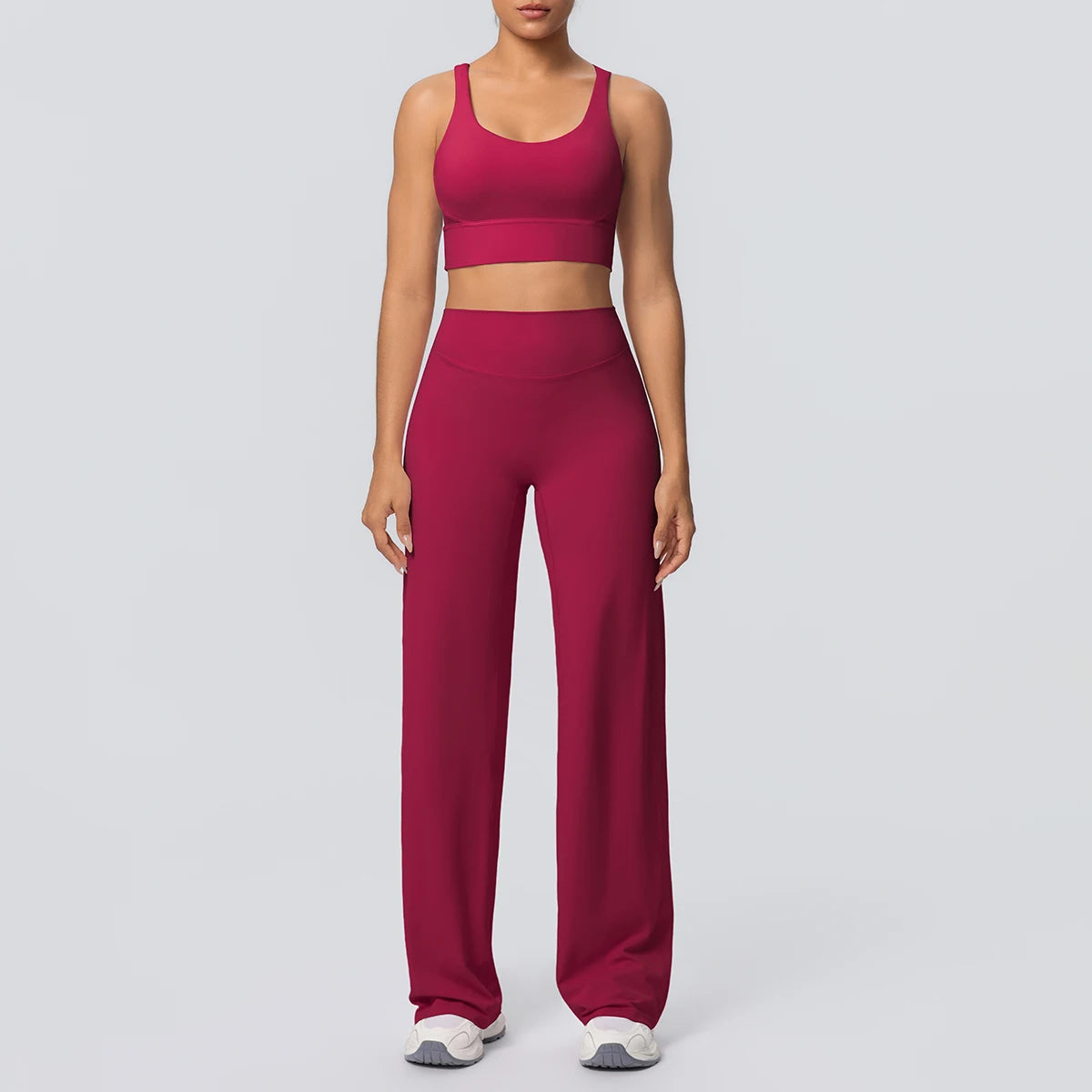 Damen-Sportset in Dunkelrot: ärmelloses Top und lange weite Hose im Set