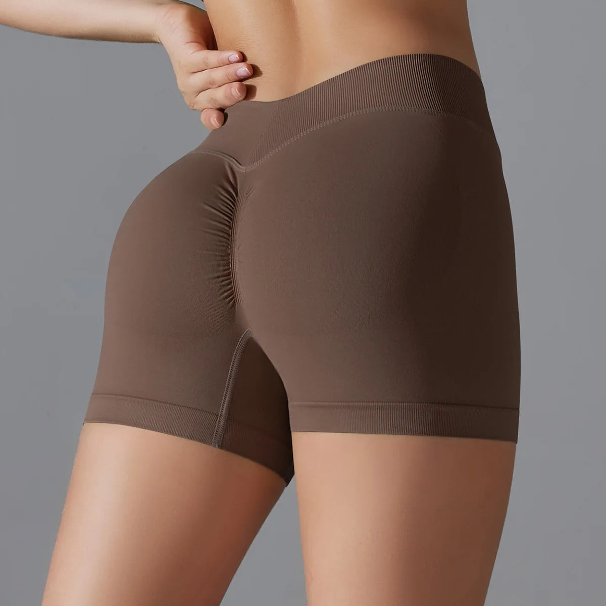 Nahtlose Yoga-Shorts in Braun mit hohem Taillenbund, sportliche Passform