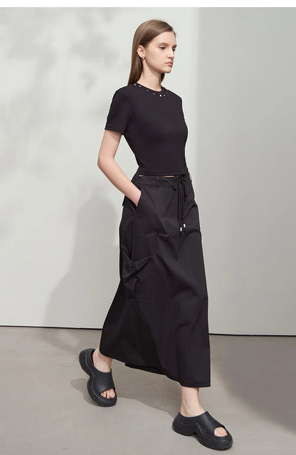 Damen Kurzarm T-Shirt im minimalistischen Design für den Sommer 2025