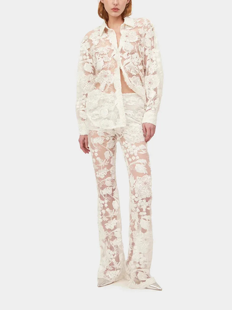 Elegantes ärmelloses Minikleid mit Rundhalsausschnitt und Patchwork-Schal für Damen – figurbetont und stilvoll.