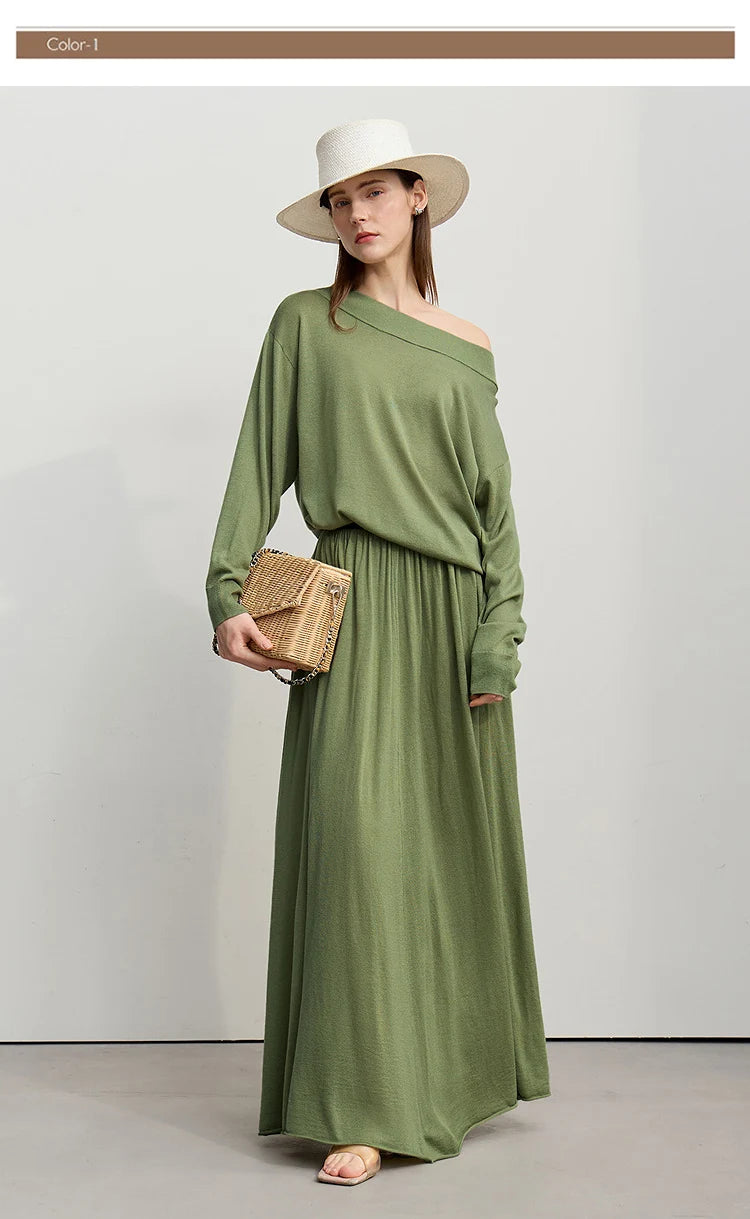 Langes A-Linien-Strickkleid in Olivgrün mit langen Ärmeln und gerafftem Saum