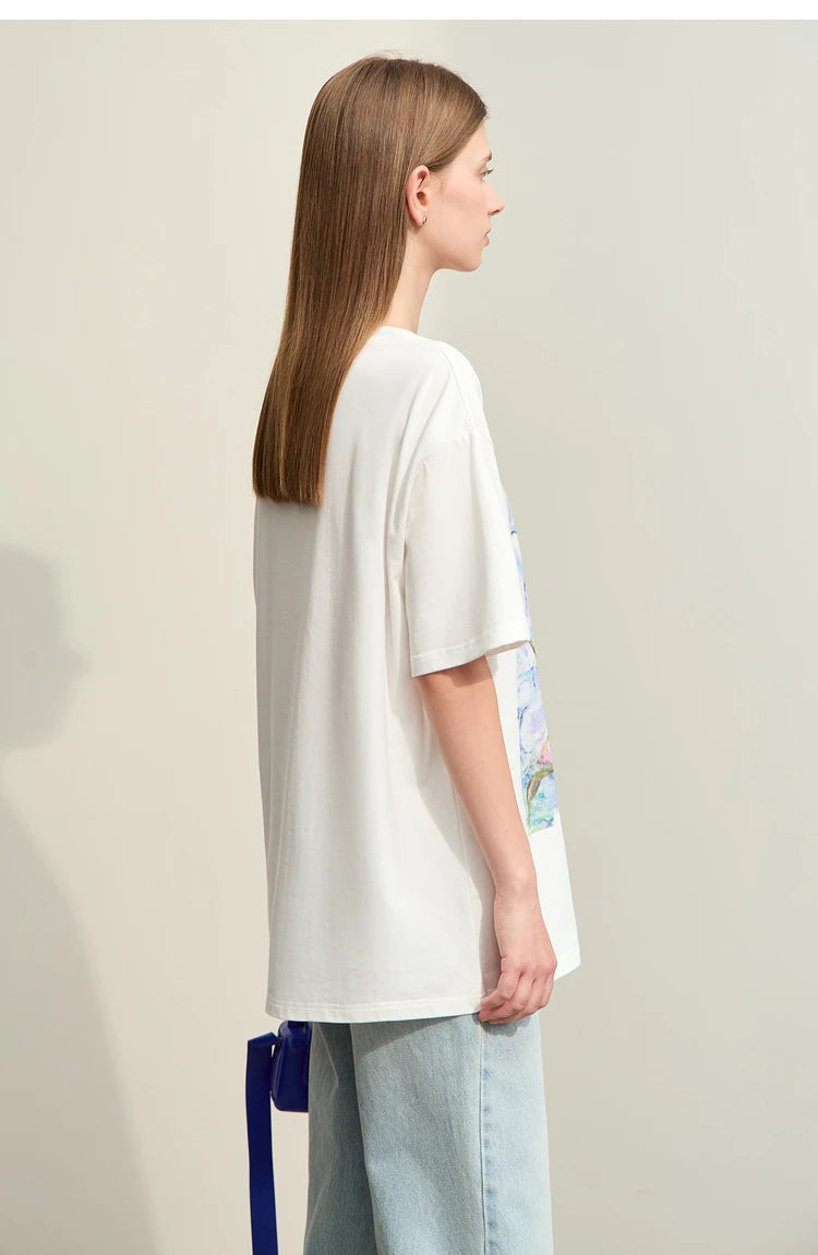 Damen T-Shirt im Minimalismus-Stil mit Kunstöl-Farbdruck für den Sommer