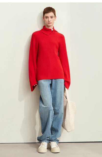 Roter Strickpullover mit Stehkragen und langen Ärmeln, locker geschnitten
