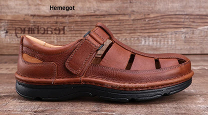 Herren-Ledersandalen mit seitlichen Riemen, Klettverschluss und profilierter Plateausohle, braun