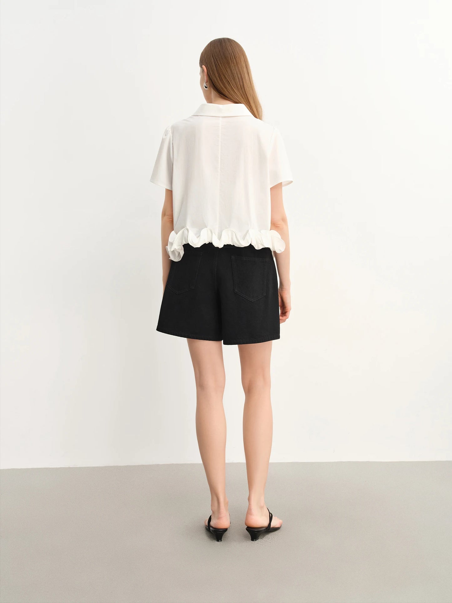 Damen-Hose mit elastischem Bund und Kordelzug, weites Bein, lässig und hoch tailliert – ideal für den Sommer.