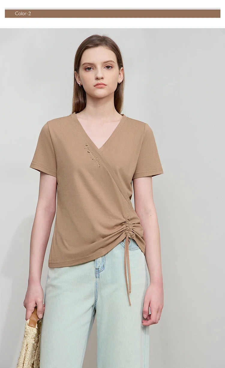 Damen T-Shirt im minimalistischem Stil mit V-Ausschnitt und Plissee-Details